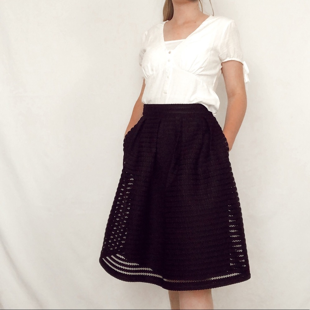 Black textured skirt